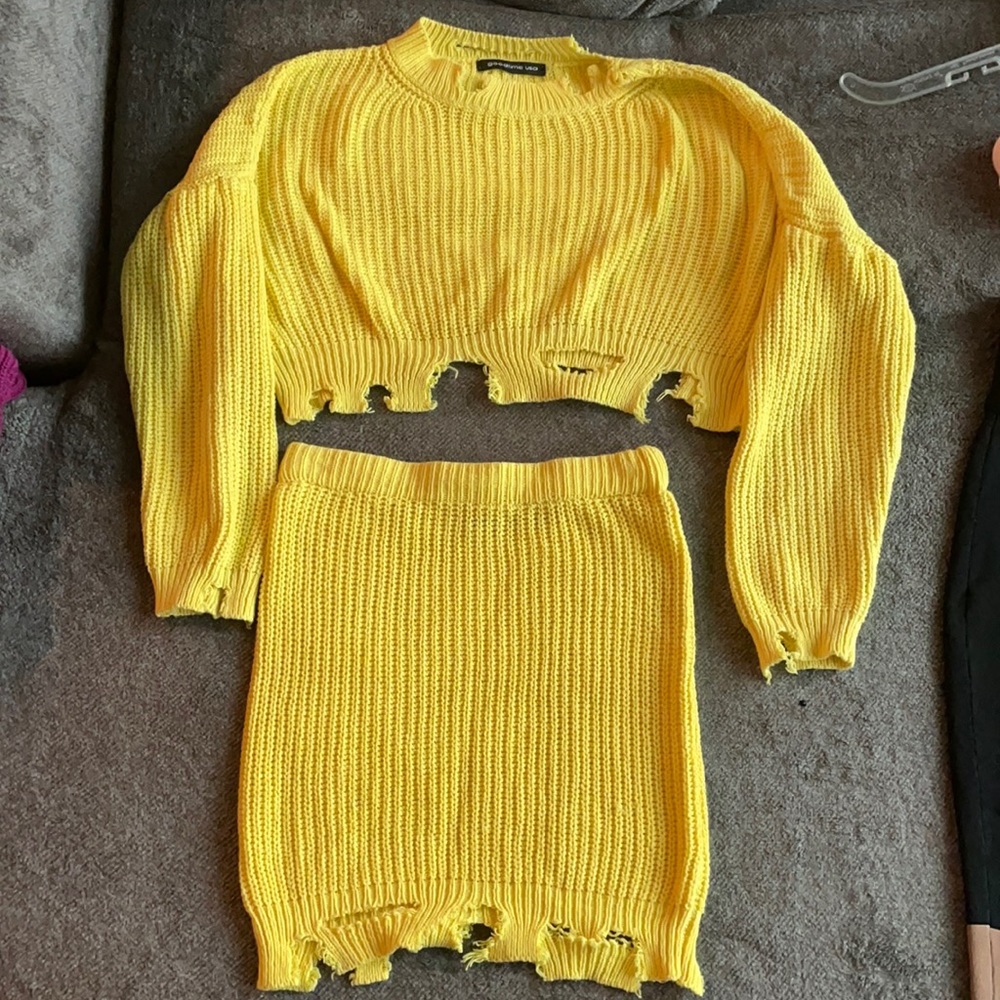Goodtime USA 2 piece neon yellow knit skirt and crop sweater set  size small